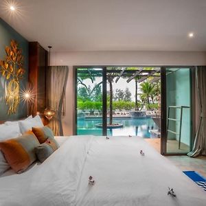 Deluxe Suite Pool Access